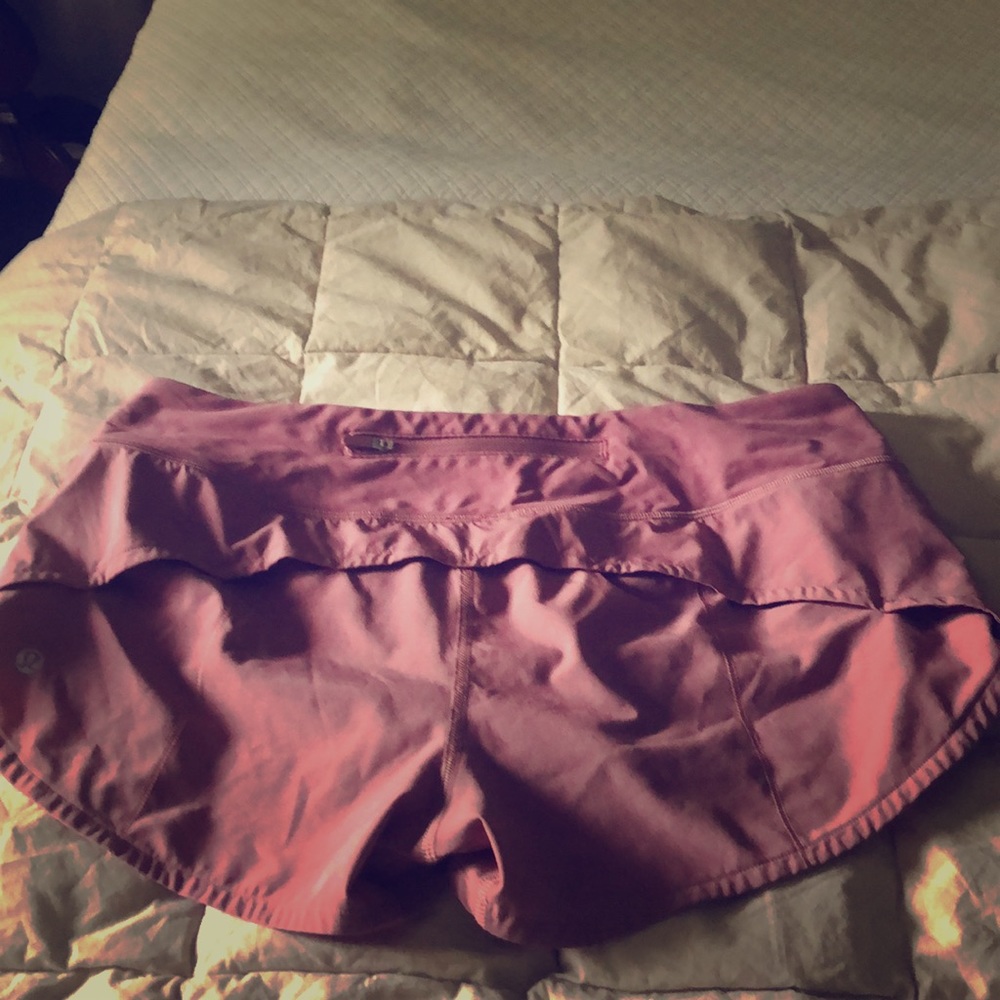 Lululemon size 8 speed up shorts 2.5 inseam